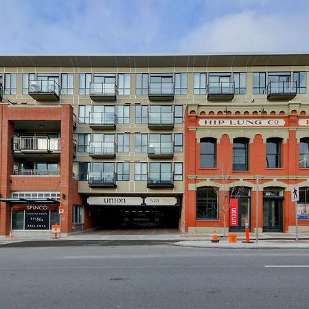 Gorgeous Old Town Condo With Patio And Parking! Victoria Exterior photo