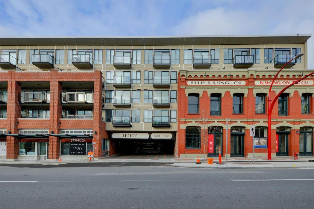 Gorgeous Old Town Condo With Patio And Parking! Victoria Exterior photo