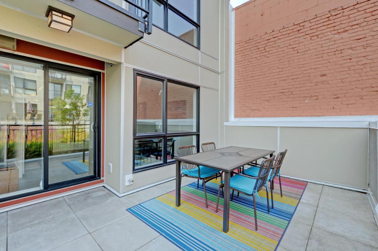 Gorgeous Old Town Condo With Patio And Parking! Victoria Exterior photo